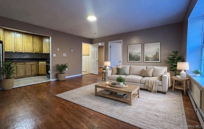 Building Photo - 590 E 178th St