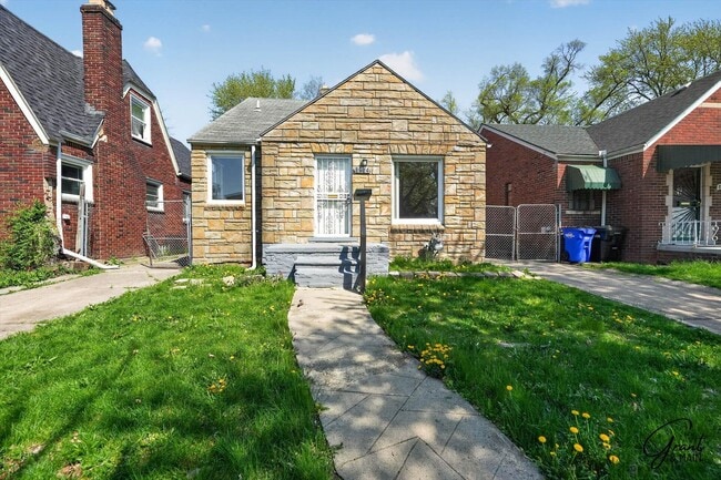 Building Photo - $1300 3 bedroom bungalow