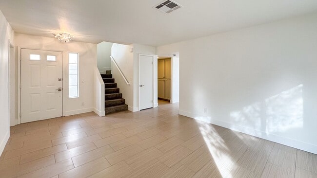 Photo - 3-Bed, 2.5-Bath Summerlin Home with Modern...