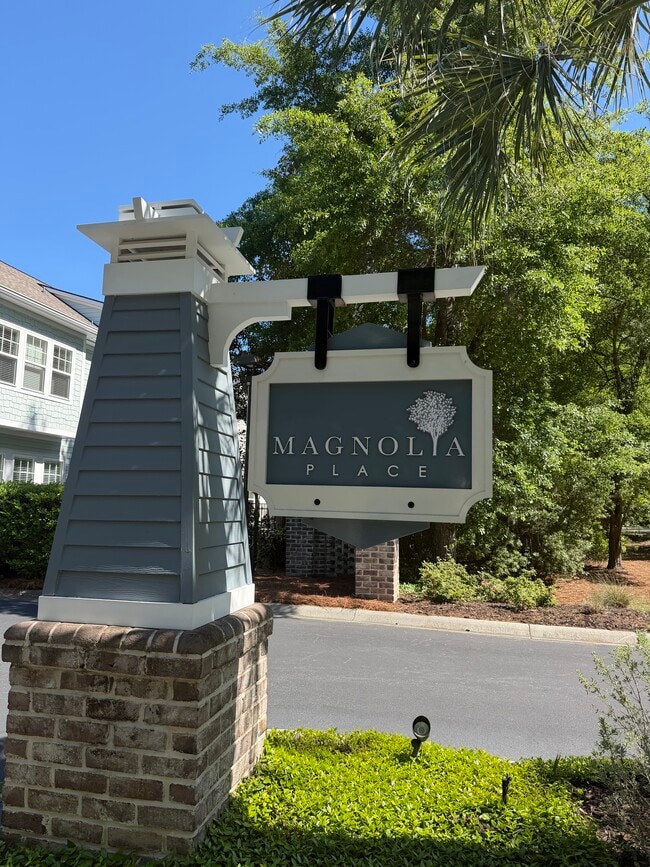 Building Photo - 10 Creekstone Dr