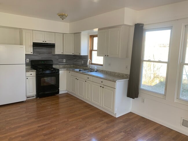Photo - 23123 Stauber Ave