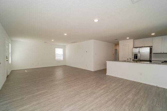 Photo - 8803 Barrow Path