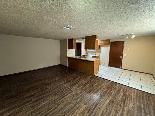 Photo - 3 bed, 2 full bath, 2 car garage duplex for rent in south OKC! Moore Schools