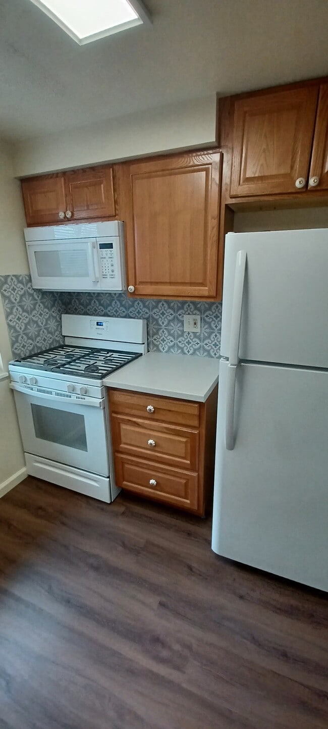 Building Photo - 604 Bigelow St