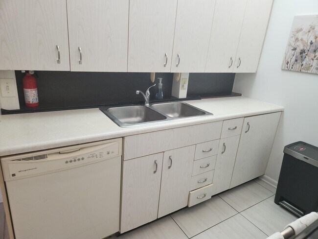 Photo - 3059 Ainslie Dr Unidad D