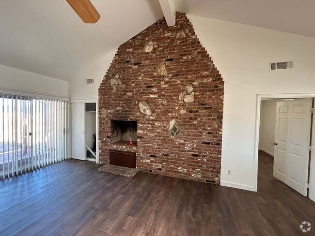 Building Photo - COUNTRY IN THE CITY Rental