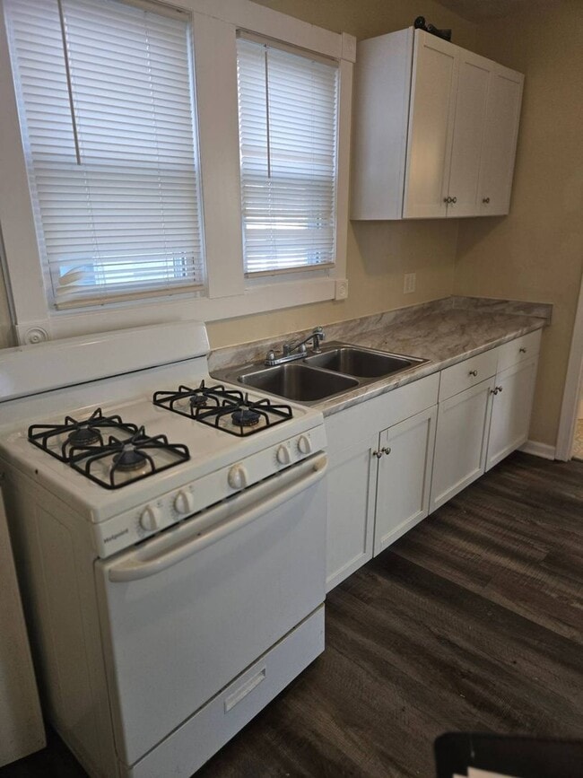 Photo - Charming 2-Bedroom Property in Prime Location (Section 8 Vouchers Accepted)