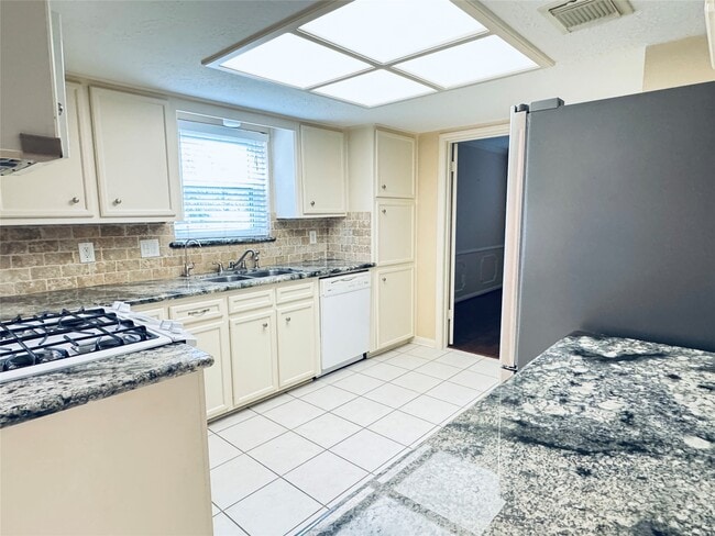 Photo - 13935 St Marys Ln