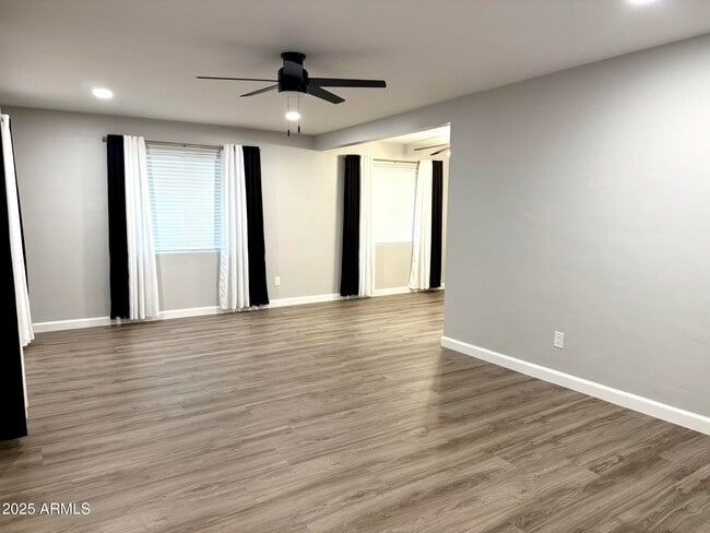 Photo - 7016 N 10th Pl