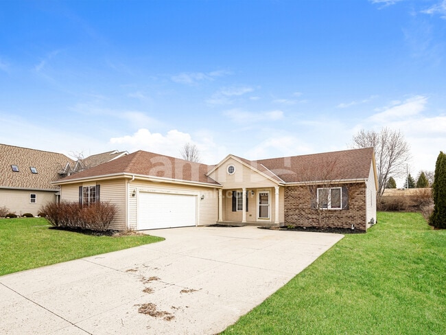 Photo - 338 Ponderosa Dr