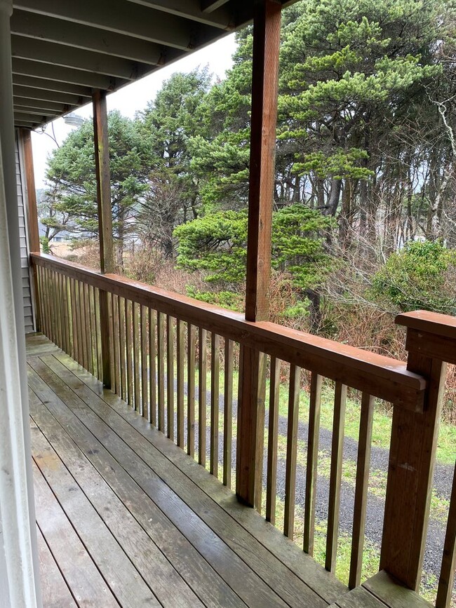 Photo - Recently renovated apartment in Lincoln City!