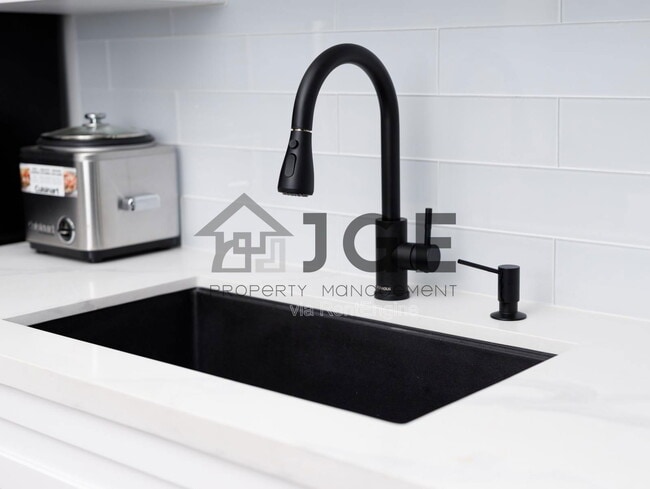 Photo - 270 NE 191st St Unit 103