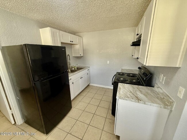 Photo - 2540 W 25th St