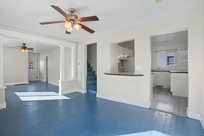 Photo - 2409 E Queen Ave