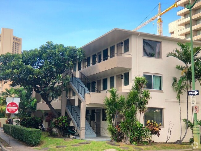 Building Photo - 264 Ka?iulani Ave Unit 3 Rental