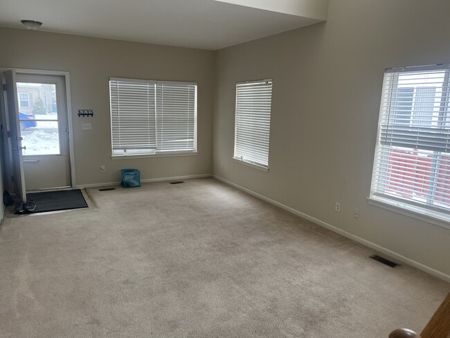 Photo - 690 Zachary Dr