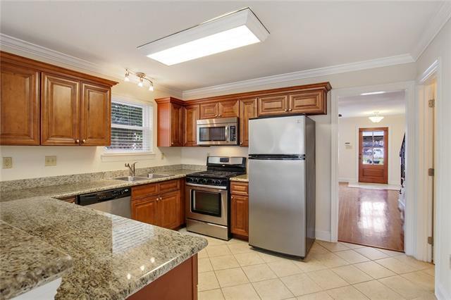 Photo - 348 W Robert E Lee Blvd