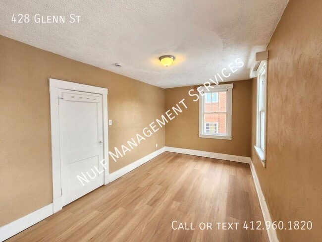 Photo - 428 Glenn St