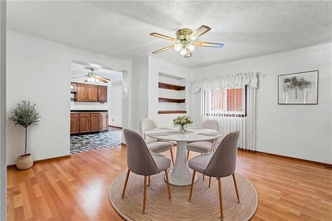 Photo - 4914 Cypress St