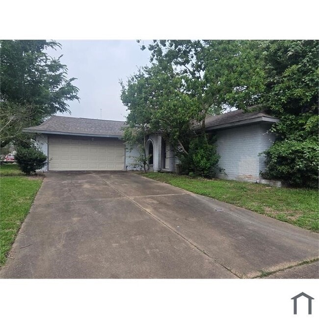 Building Photo - 8762 Mickleton Dr
