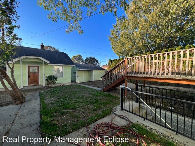 Photo - 4 br, 2 bath House - 2120 Rainier Ave - Main