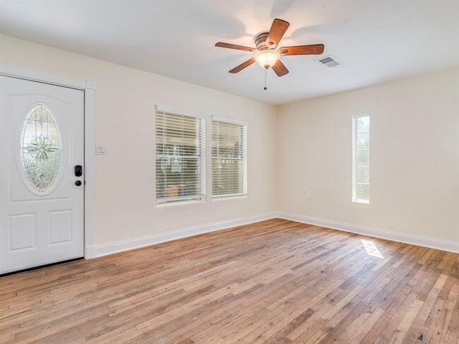 Photo - 1008 Fiesta St