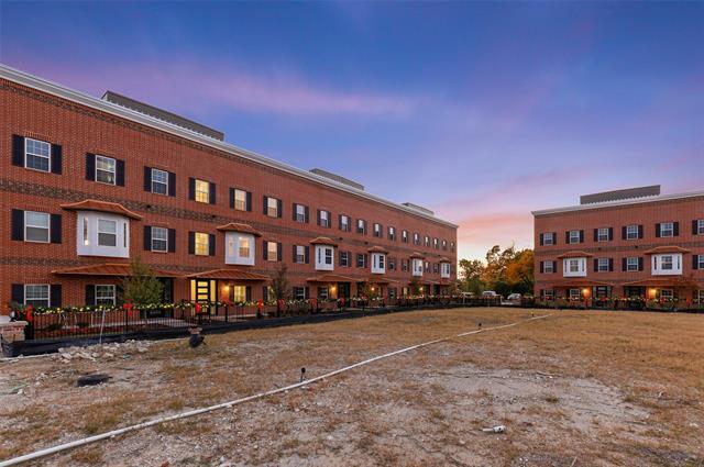 Photo - 7186 Birch Mews