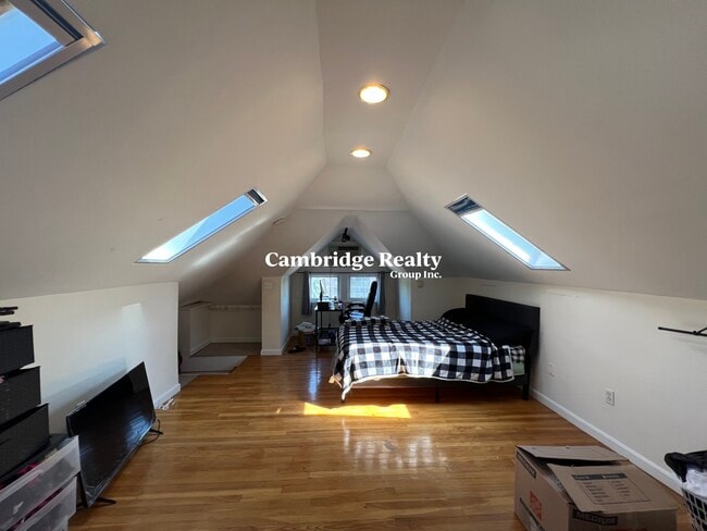 Building Photo - 88 Fellsway E Unit 2