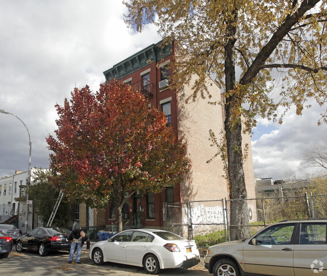 Photo - 193 Skillman St