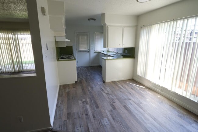 Photo - 1096 E Fremont Ave