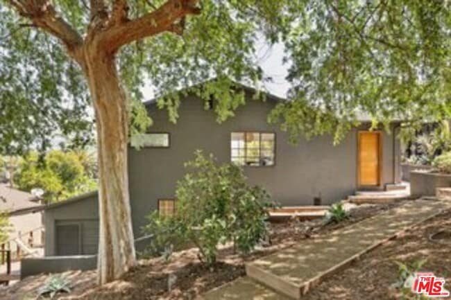 Photo - 2467 Silver Ridge Ave