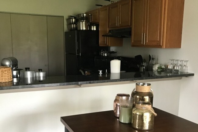 Dining Area/ Bar top