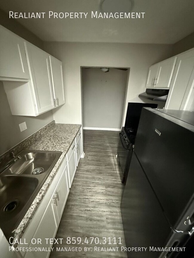 Photo - 2082 Fairmont Ct