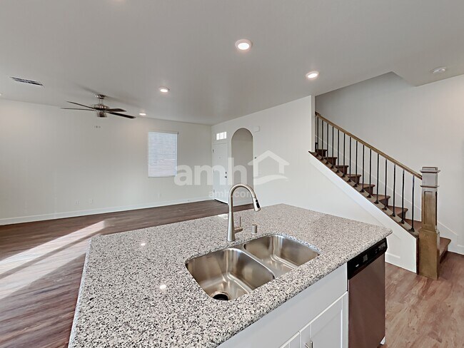 Photo - 1905 Viaggio Ave