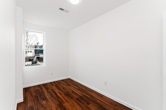 Photo - 1838 C St SE