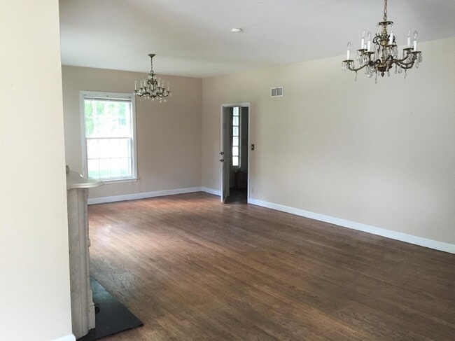 Photo - 354 Ferson Ave