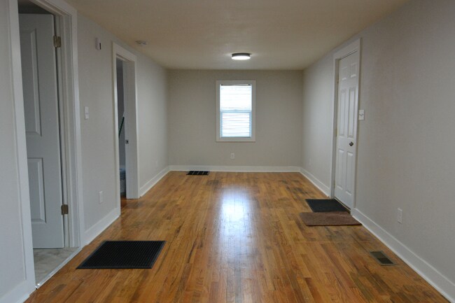 Photo - "Charming 3-Bed Oasis with Gleaming Hardwood Floors in Cheyenne - 1200 Sq Ft of Comfort!"