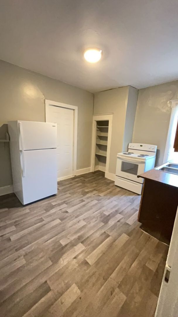 Photo - 626-628 W Main St Unit 626 #3