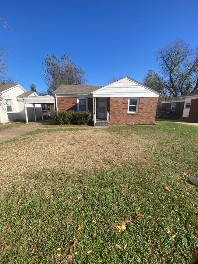 Building Photo - Updated 2bed/1bath in the heart of Midwest City