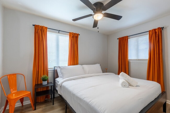 Photo - 6302 Manor Rd Unit SI ID1385485P