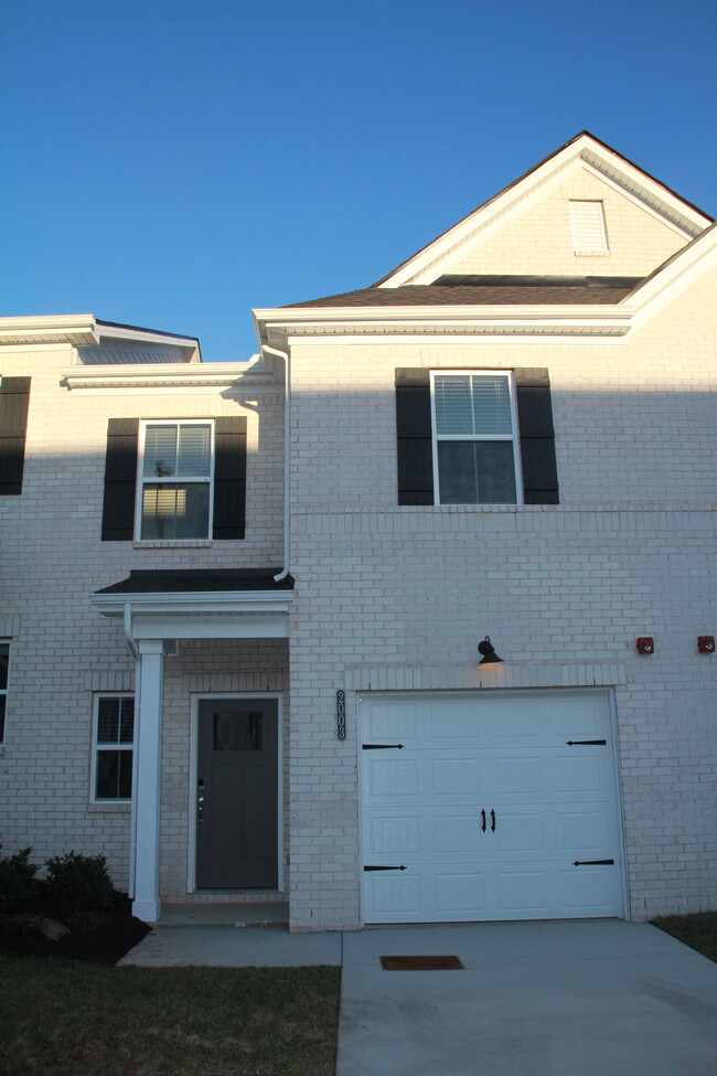 Photo - 204 Douglas Bend Rd Townhome