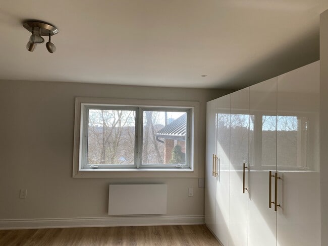 Photo - 172 Humbercrest Blvd Unit Studio