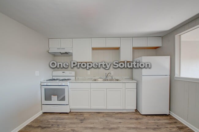 Photo - 5284 Broadway