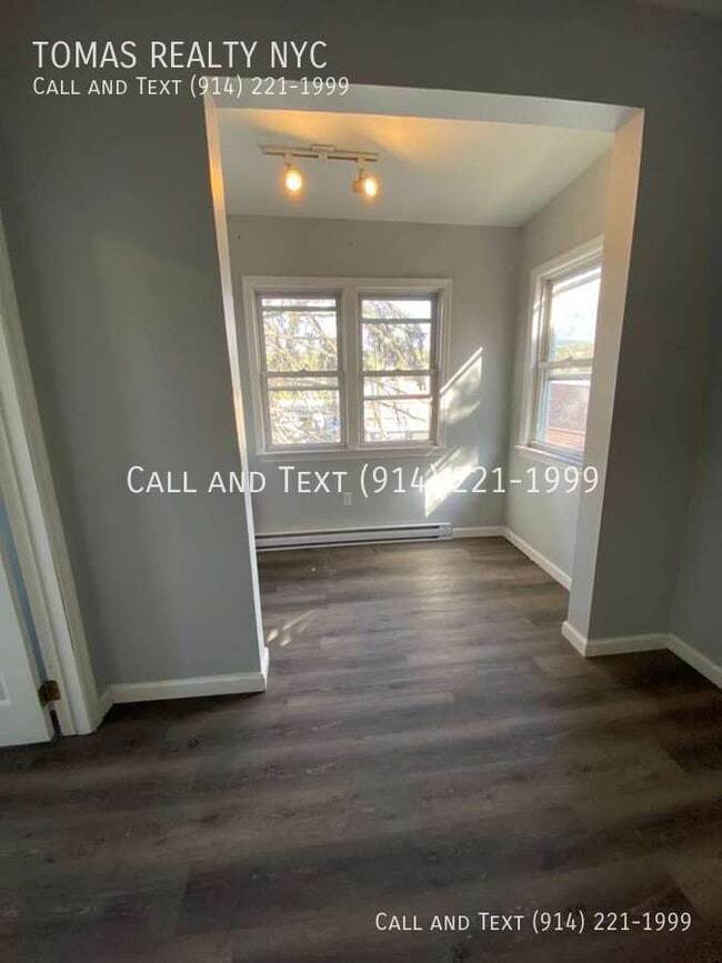 Building Photo - 1 Oneida St