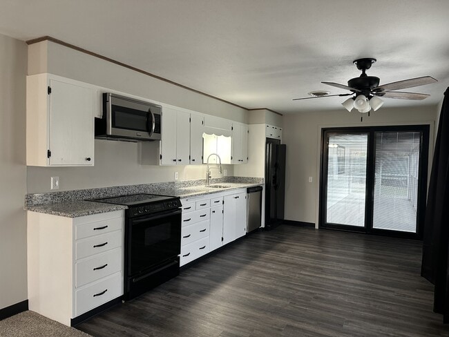 Photo - 260 Mark Twain Dr