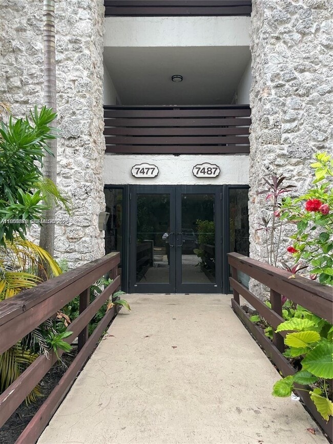 Building Photo - 7477 SW 82nd St Unit C309