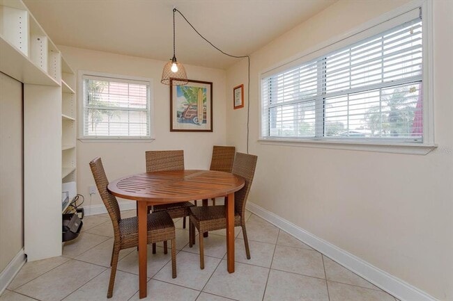 Photo - 830 E 25th Ave