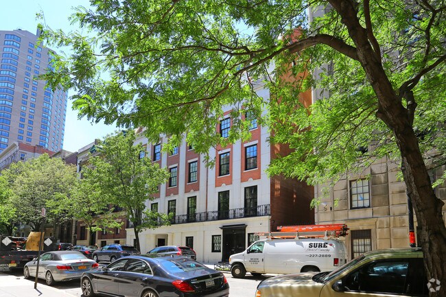 Photo - 4-8 E 94th St