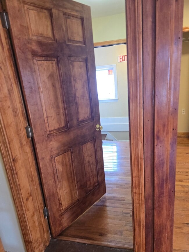 Building Photo - 27 Shelby St