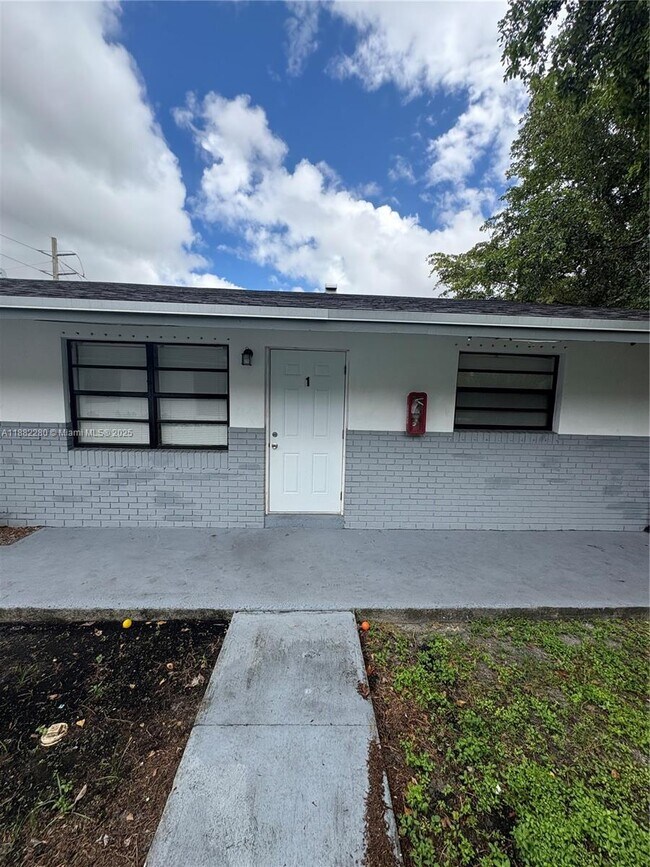 Photo - 4100 SW 19th St Unidad 1
